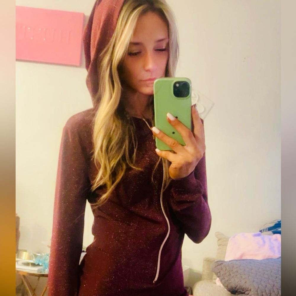 🪩💎💫I’M LIVEEEEE! COME HAVE FUN ✨🖤 Closet reign is now in session. LETSSSS Gooo0 - Picture 4 of 17